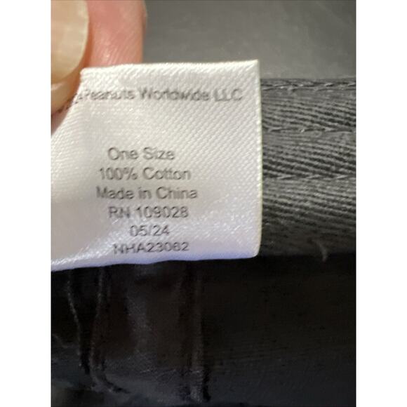 Peanuts Snoopy Baseball Cap Hat Black Chenille Patch Strap Back Cotton OS NEW - Picture 6 of 8